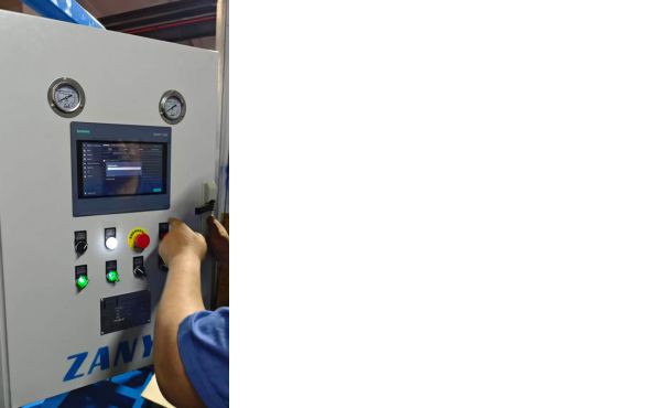 What Oils Can Be Processed by a Vacuum Oil Purifier? 1 Vacuum Oil Purifier Control Panel in Operation